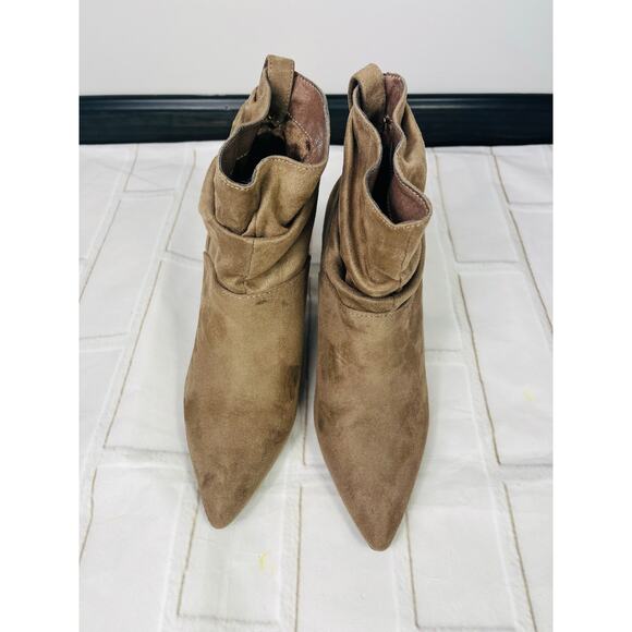 Liliana tan suede pointed toe heeled boots size 8.5 - Picture 3 of 9